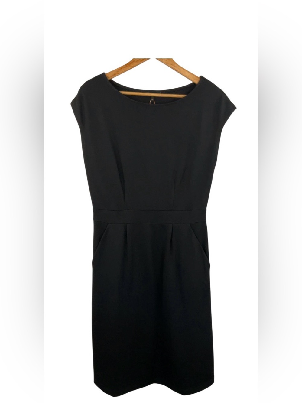QUINCE NWT Ultra-Stretch Ponte Cap Sleeve Dress Black M - Picture 8 of 9